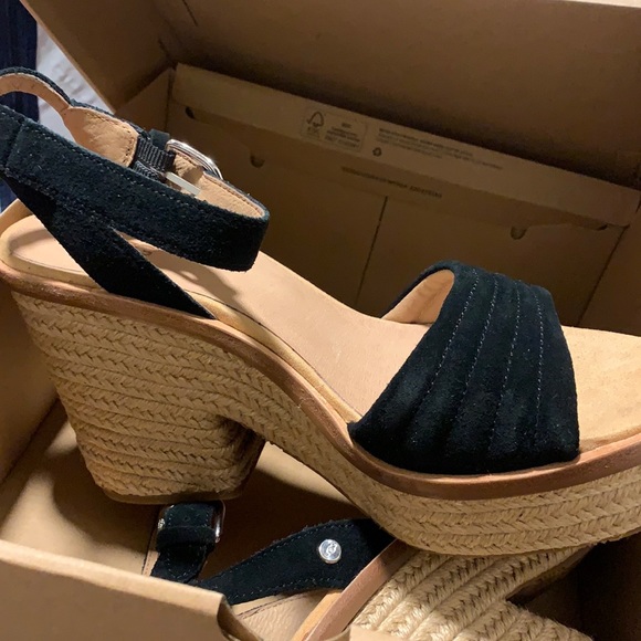 NIB UGG Laynce Sandals-Black ankle strap platform leather upper Sz 10 new in box - Picture 2 of 6